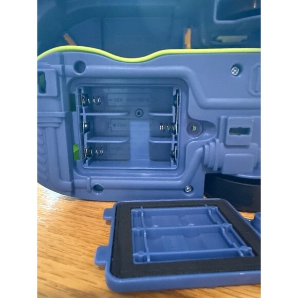 Fisher-Price Little People Light Up Learning Camper Playset With Figures - Picture 4 of 9